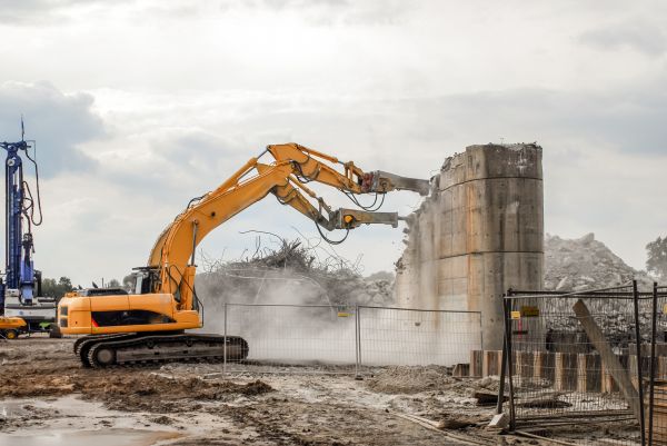 Silo Demolition in Palatine